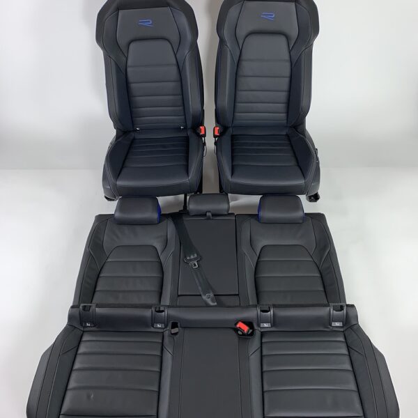 10040 VW Golf8 Seats1