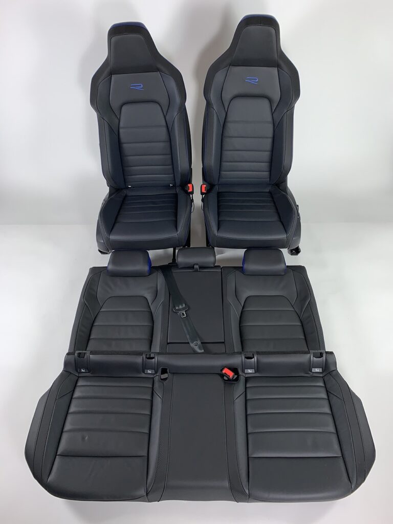 10040 VW Golf8 Seats1