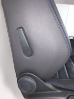 10040 VW Golf8 Seats4